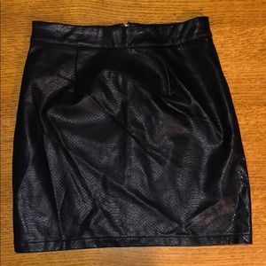 Black faux leather mimi skirt